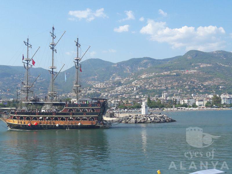 Alanya limandaki gemi- Savaş Özdemir -Özdemir, Savaş