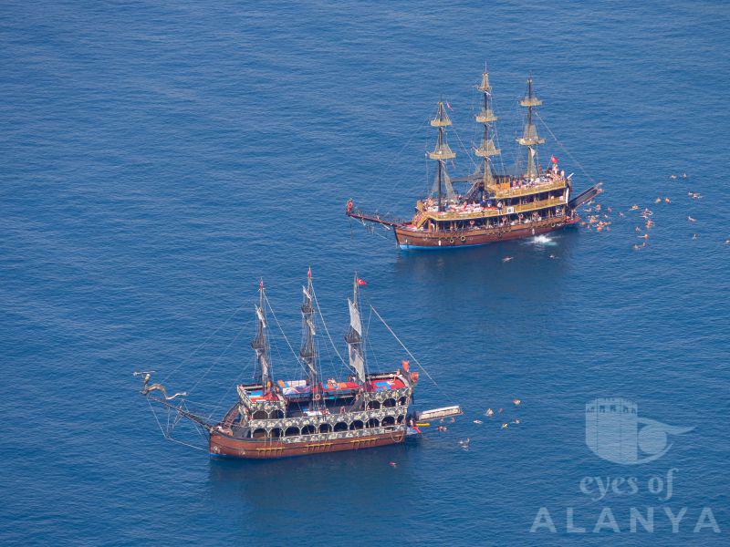 Gezi açık denizlerde yelken Korsan gemileri -Mashkova, Polina