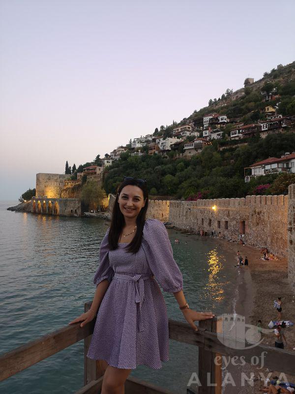 Summer in Alanya  -Yüksel Bağdatlı, Hayriye