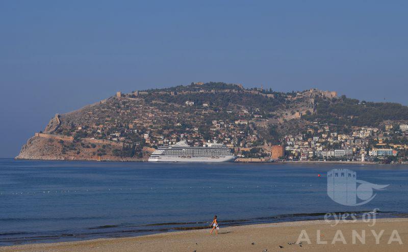 Alanya Limanı ve Gemi -KORKMAZ, SELMAN