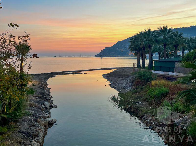 Alanya Fener ve Günbatımından Yansımalar -Karahasan, Mustafa