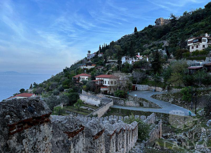 Alanya Kalesi -Karahasan, Mustafa