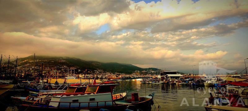 Alanya Limanı gece -Nowak, Artur jacek