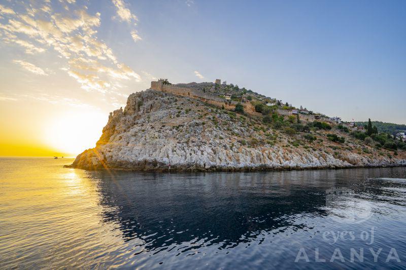 alanya kalesi denizden gün batımı -Yılmaz, Sultan