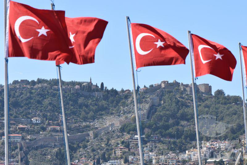 AL YILDIZLI BAYRAĞIN ALTINDA & ALANYA KALESİ TÜRKLERİN BU ŞE -çolak, sedat