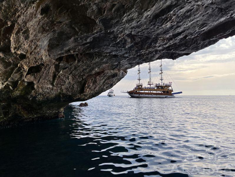 Alanya Kalesi Mağralar ve Tur Teknesi -Yaylacı, Talha